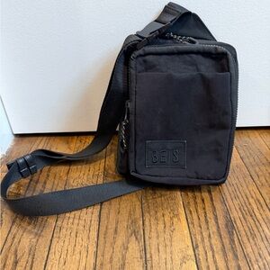 Beis Sport Sling Bag